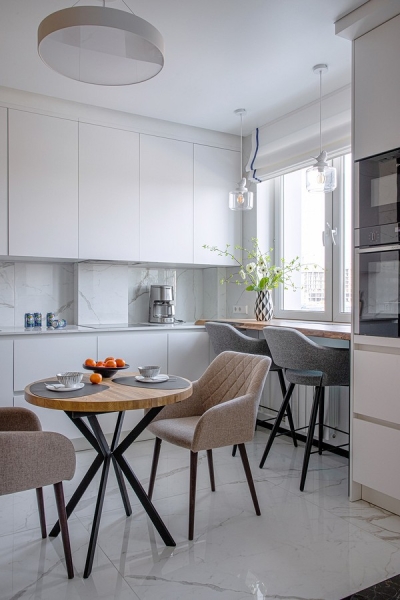 Это восторг! Обычная двушка 54 кв. м, из которой выжали максимум. Большая ванная и яркий интерьер