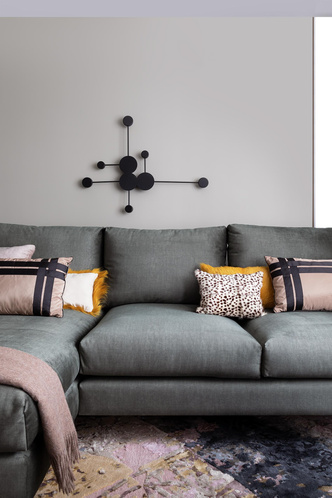 Функциональная квартира 96 м² для пары с двумя детьми и котом