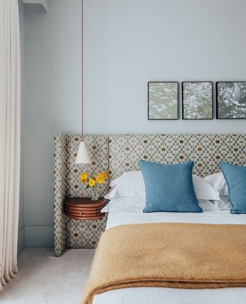 Голубая спальня: идеи оформления, подходящие стили и 110 фото