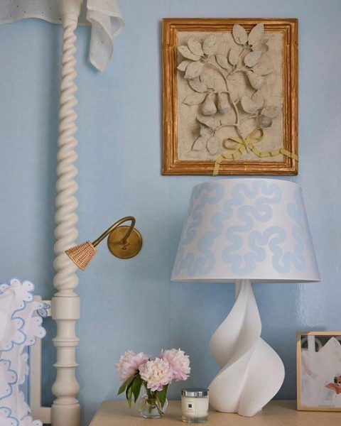 Голубая спальня: идеи оформления, подходящие стили и 110 фото