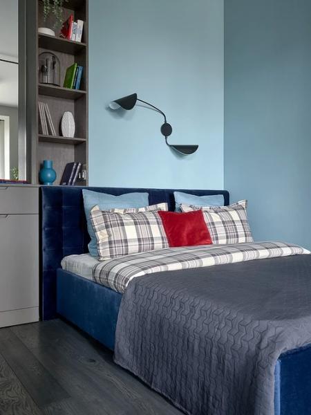 Голубая спальня: идеи оформления, подходящие стили и 110 фото