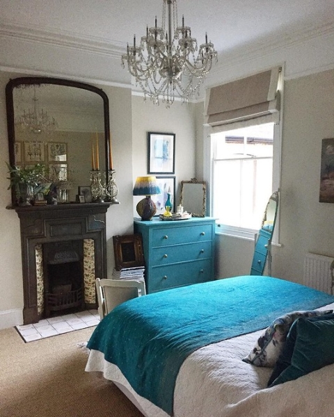 Голубая спальня: идеи оформления, подходящие стили и 110 фото