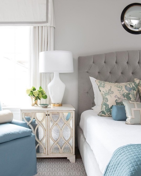 Голубая спальня: идеи оформления, подходящие стили и 110 фото