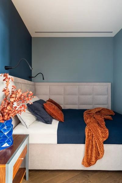 Голубая спальня: идеи оформления, подходящие стили и 110 фото