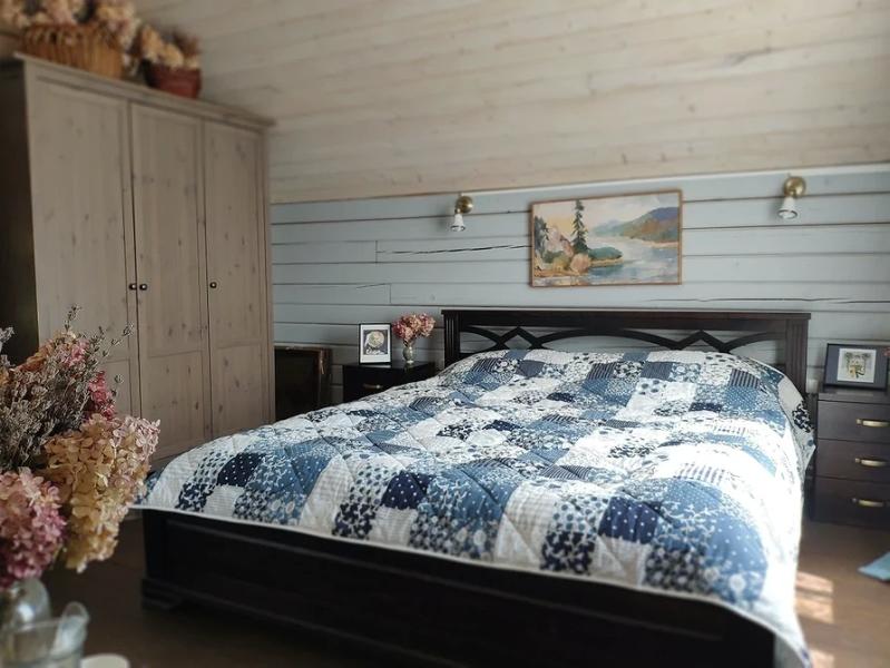 Голубая спальня: идеи оформления, подходящие стили и 110 фото