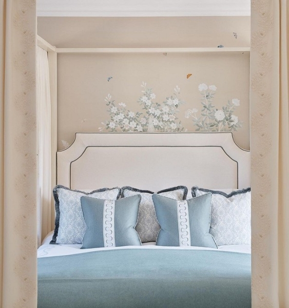 Голубая спальня: идеи оформления, подходящие стили и 110 фото