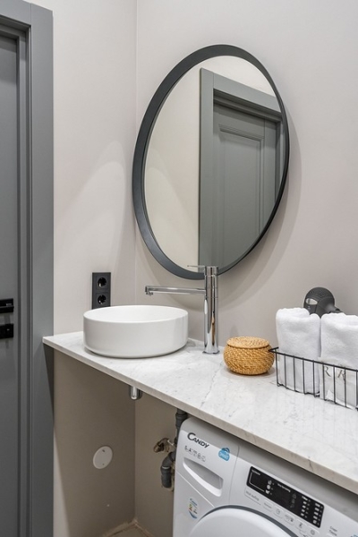 История и современность: квартира 27 кв. м в Санкт-Петербурге, где уместили все