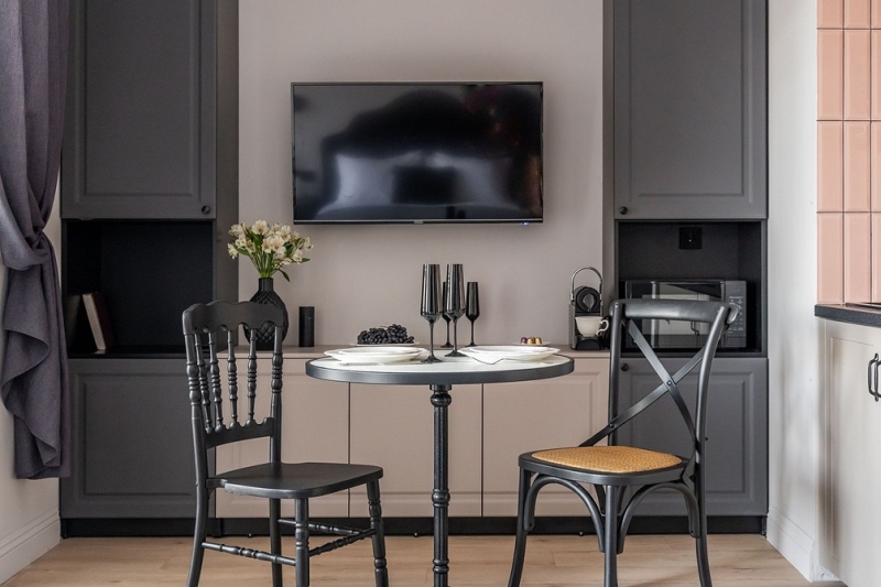 История и современность: квартира 27 кв. м в Санкт-Петербурге, где уместили все