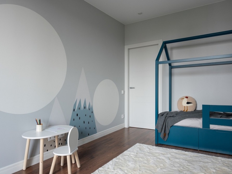 Яркие цвета и классная перепланировка: квартира 76 кв. м для семьи