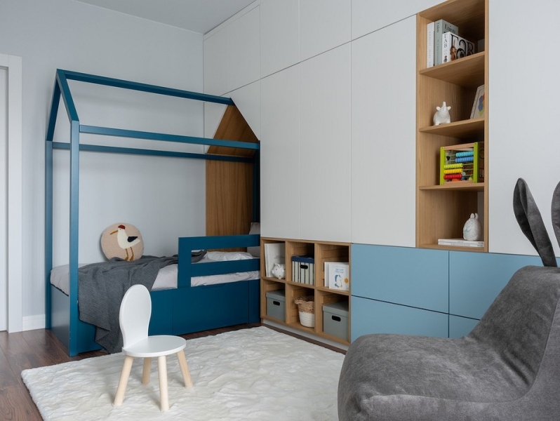 Яркие цвета и классная перепланировка: квартира 76 кв. м для семьи