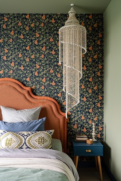 
                                Как из двушки 67 кв. м сделали трешку с дополнительной спальней и оформили яркий интерьер: квартира с обложки                            