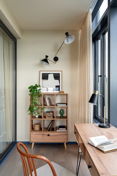 
                                Как из двушки 67 кв. м сделали трешку с дополнительной спальней и оформили яркий интерьер: квартира с обложки                            