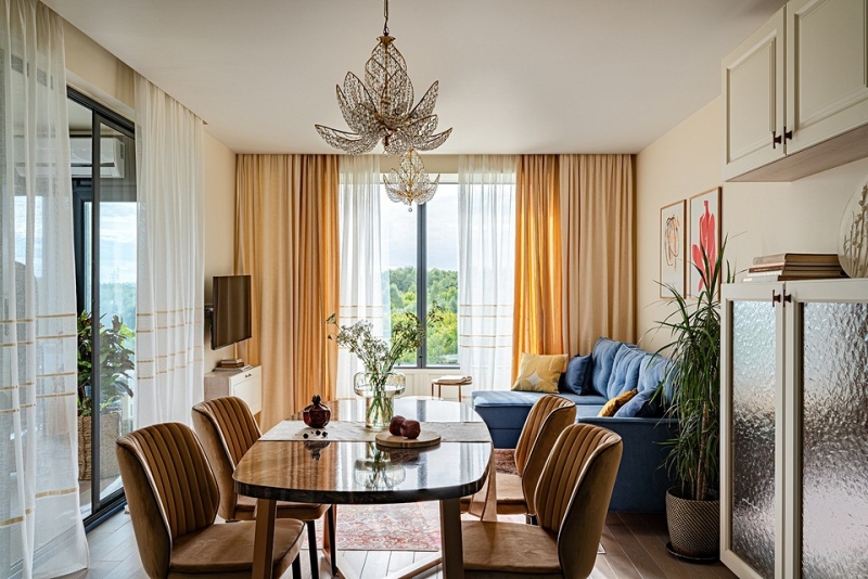 
                                Как из двушки 67 кв. м сделали трешку с дополнительной спальней и оформили яркий интерьер: квартира с обложки                            