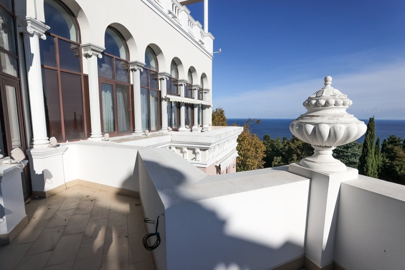 Квартиру Зеленского в Крыму продали за миллионы рублей. Кому она досталась и куда направят деньги?