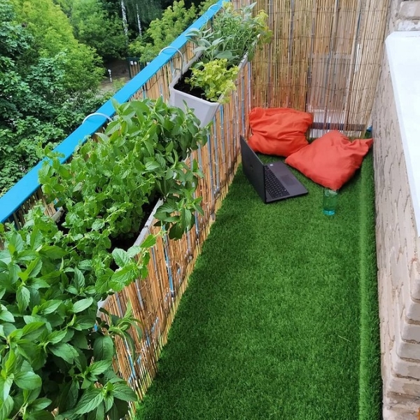 Маленький балкон: идеи оформления и самые красивые примеры (97 фото)