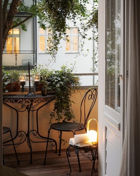 Маленький балкон: идеи оформления и самые красивые примеры (97 фото)