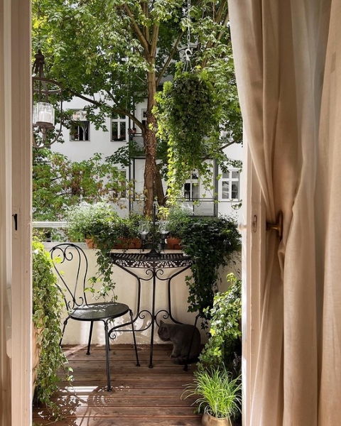 Маленький балкон: идеи оформления и самые красивые примеры (97 фото)