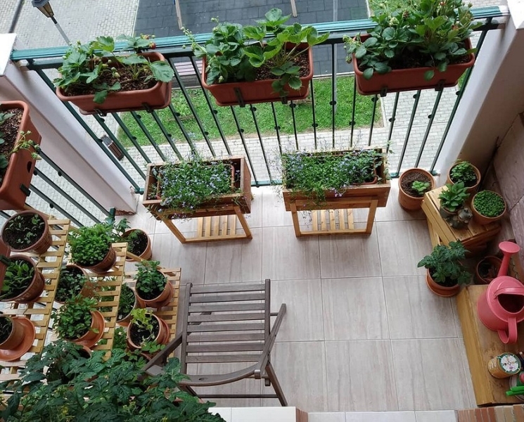 Маленький балкон: идеи оформления и самые красивые примеры (97 фото)