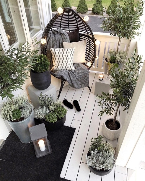 Маленький балкон: идеи оформления и самые красивые примеры (97 фото)