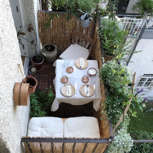 Маленький балкон: идеи оформления и самые красивые примеры (97 фото)