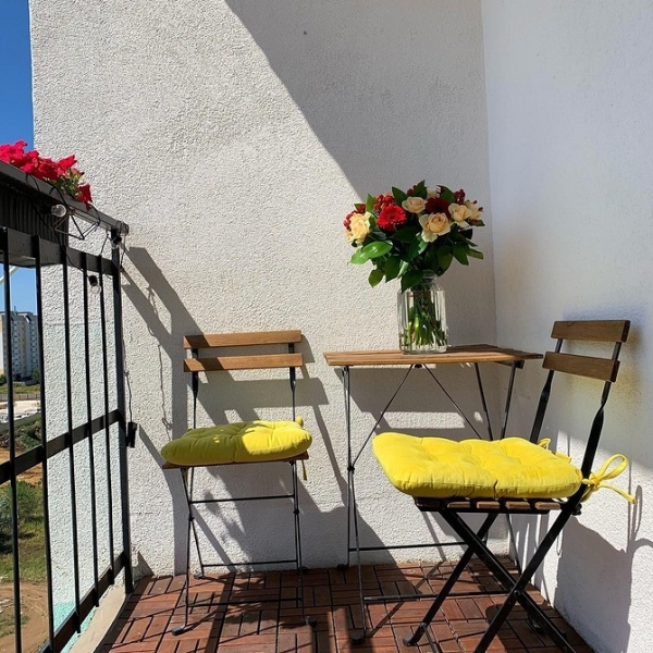 Маленький балкон: идеи оформления и самые красивые примеры (97 фото)