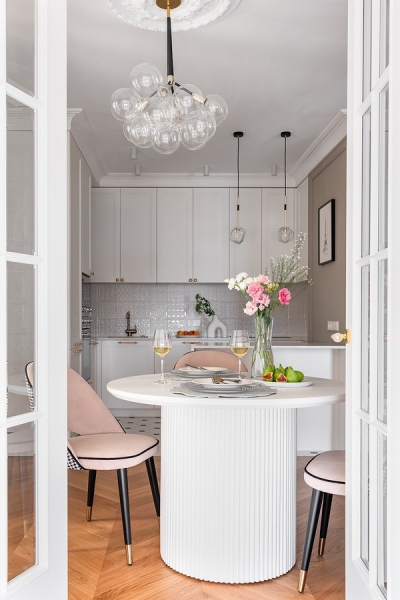 Париж по-русски: квартира 60 кв. м с потрясающим интерьером и комфортной планировкой