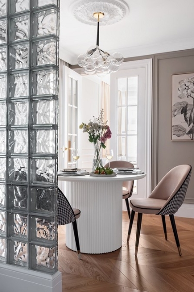 Париж по-русски: квартира 60 кв. м с потрясающим интерьером и комфортной планировкой