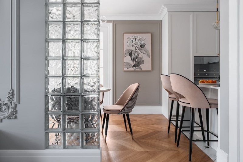 Париж по-русски: квартира 60 кв. м с потрясающим интерьером и комфортной планировкой