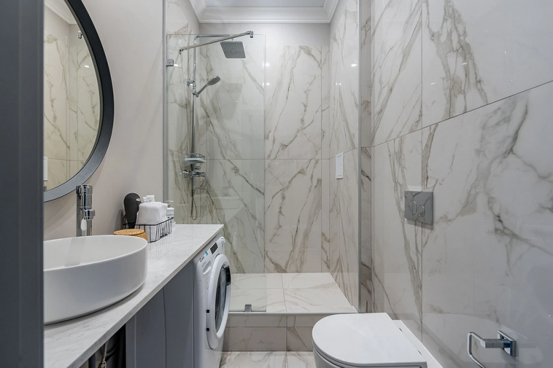 Плитка в маленькую ванную: советы по выбору, варианты дизайна и 107 фото