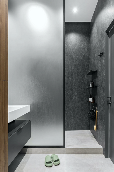 
                                Серая ванная: советы по обустройству, цветовые схемы и 97 стильных фото                            