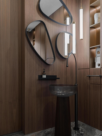 Современная квартира 142 м² в центре Москвы