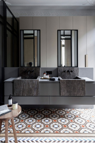 Современная квартира в доме по проекту Антонио Гауди