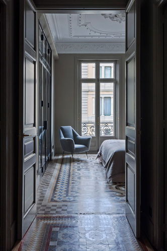 Современная квартира в доме по проекту Антонио Гауди