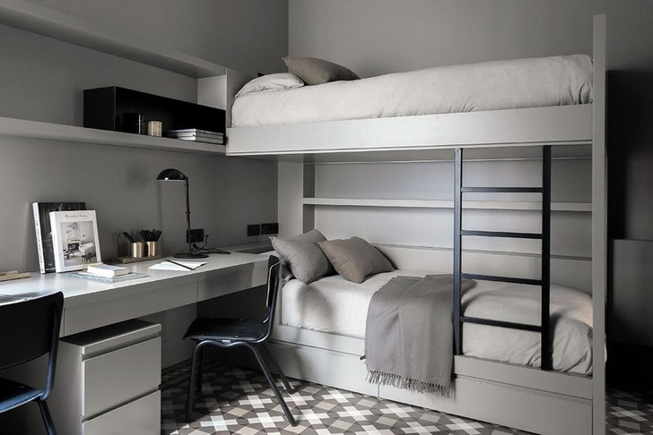 Современная квартира в доме по проекту Антонио Гауди