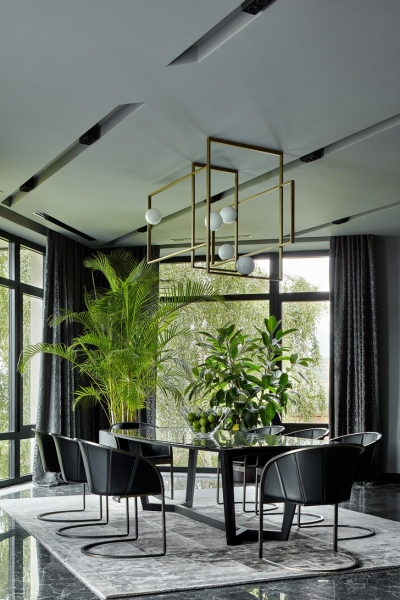 Современный дом c бассейном и террасой в Алматы