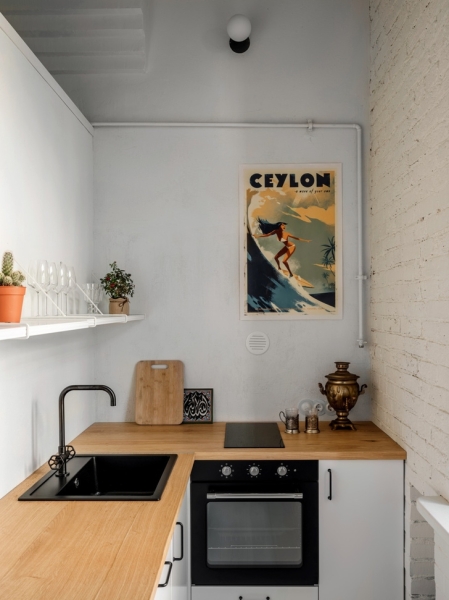 Светлая квартира 65 м² с камином и антресолью в Москве