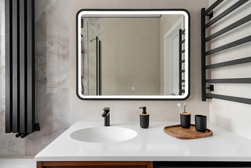 Такой студии вы еще не видели! Ванная с окном, много дерева и света! Уместили все 25 кв. м