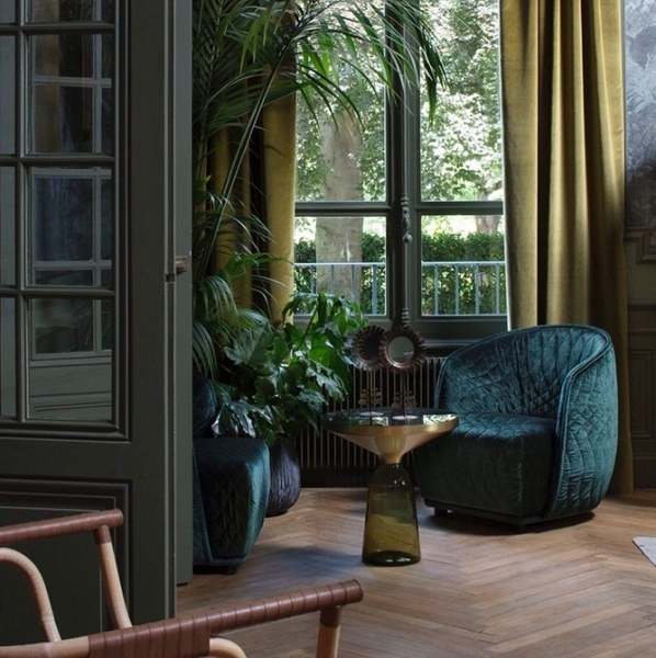 Зеленые шторы в интерьере: советы по выбору и идеи для разных комнат (67 фото)