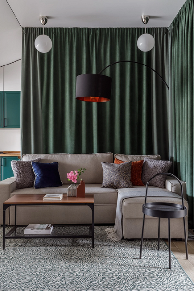 Зеленые шторы в интерьере: советы по выбору и идеи для разных комнат (67 фото)