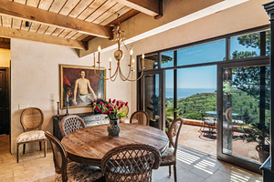 Бывший «ангел» Victoria's Secret избавится от особняка в Малибу